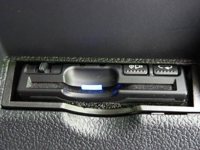Toyota PRIUS 2018-08 187897-5