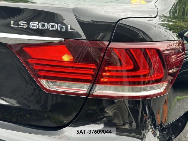 Lexus LS 2016-03 201755-8