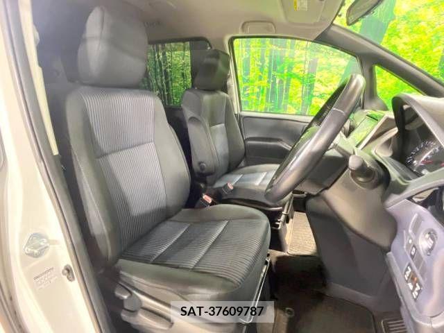Toyota VOXY 2015-03 395003-8