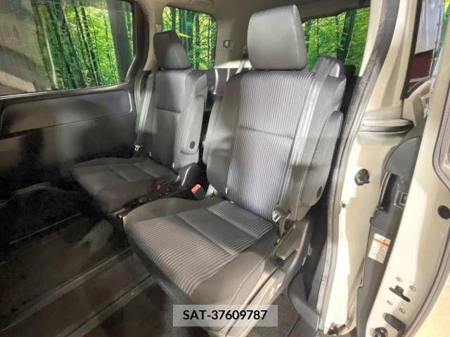 Toyota VOXY 2015-03 395003-9