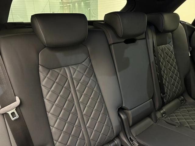 Audi Q8 2022-11 17289-16