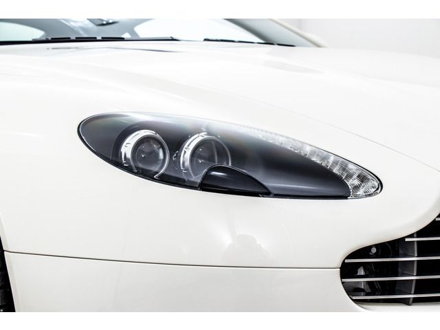Aston Martin Aston Martin 2015-01 9937-7