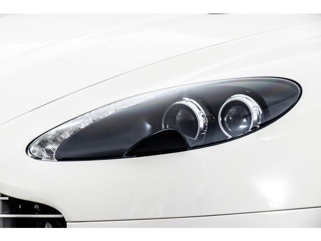 Aston Martin Aston Martin 2015-01 9937-5