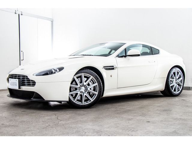 Aston Martin Aston Martin 2015-01 9937-3
