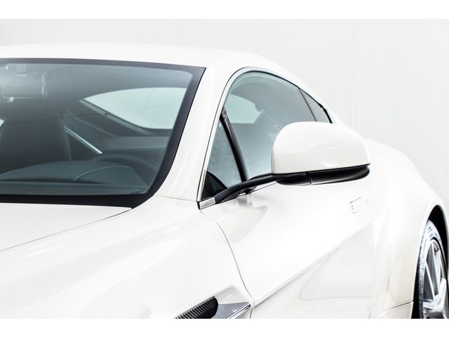 Aston Martin Aston Martin 2015-01 9937-8