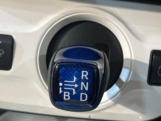 Toyota PRIUS 2017-03 19738-19