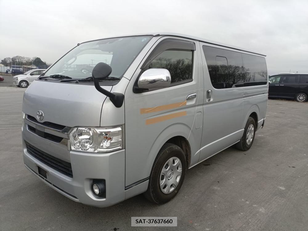 Toyota HIACE VAN 2017-12 334589-0