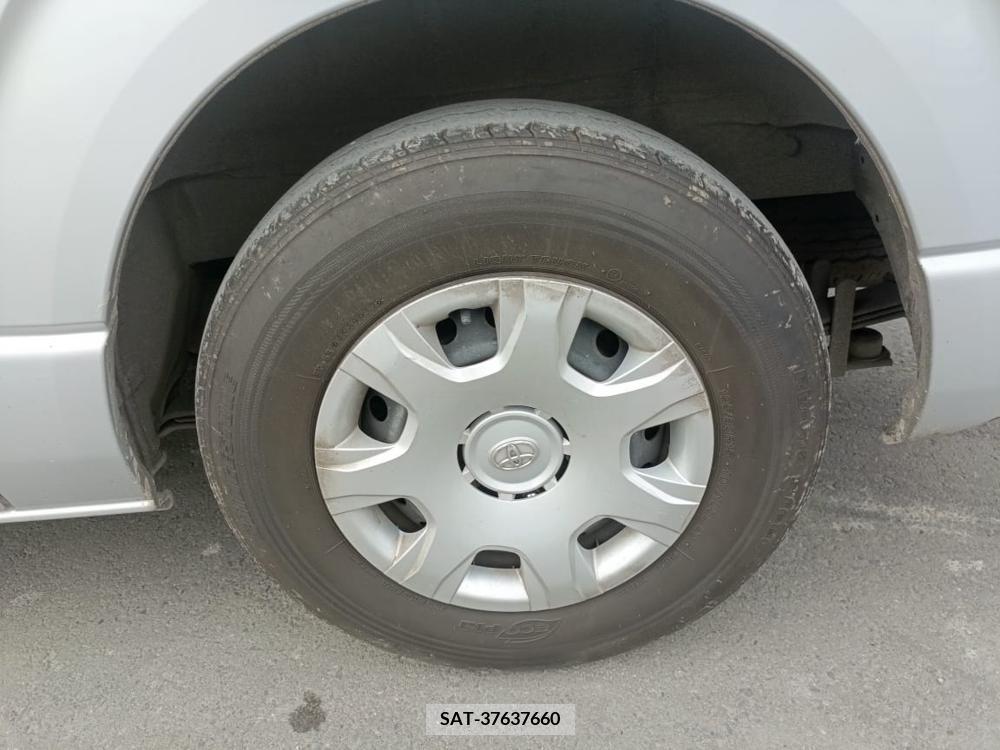 Toyota HIACE VAN 2017-12 334589-10