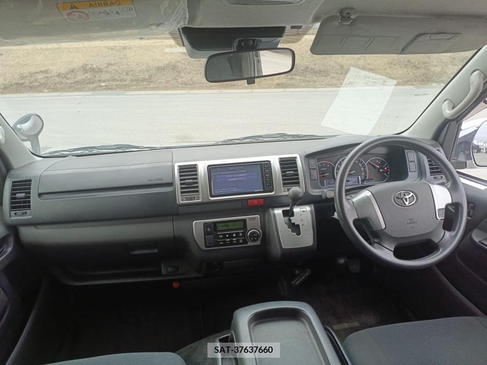 Toyota HIACE VAN 2017-12 334589-16