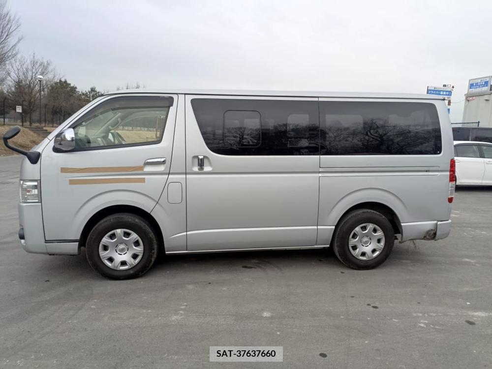 Toyota HIACE VAN 2017-12 334589-1