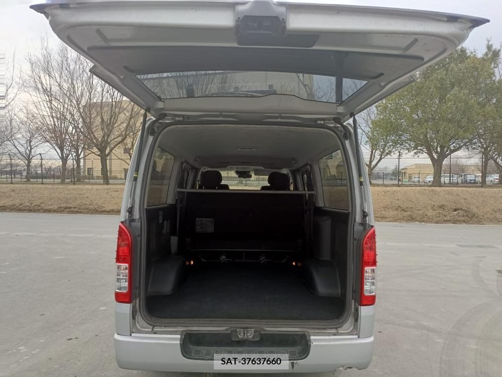 Toyota HIACE VAN 2017-12 334589-20
