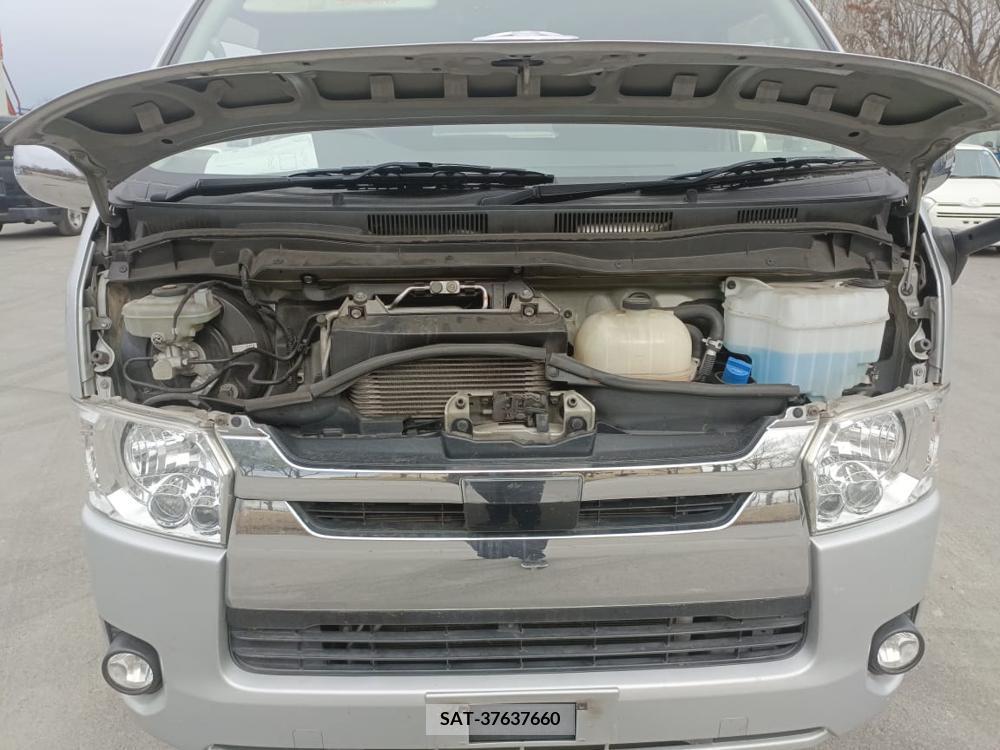 Toyota HIACE VAN 2017-12 334589-21