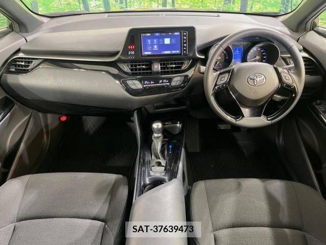 Toyota C-HR 2018-11 295335-1