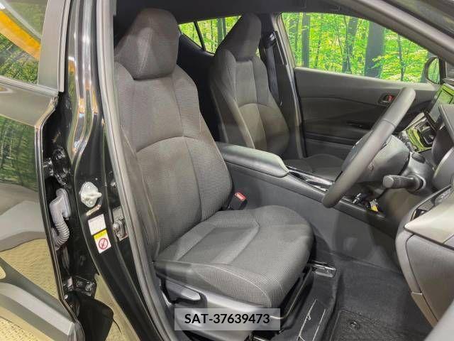 Toyota C-HR 2018-11 295335-8