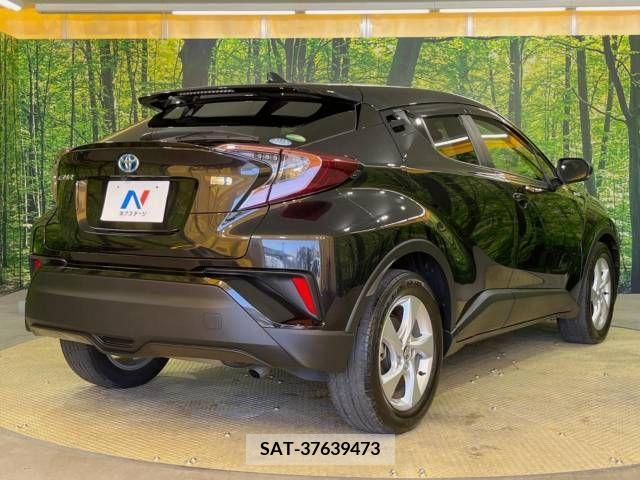 Toyota C-HR 2018-11 295335-17