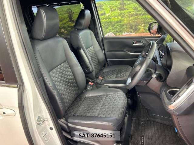 Toyota VOXY 2022-02 313559-7