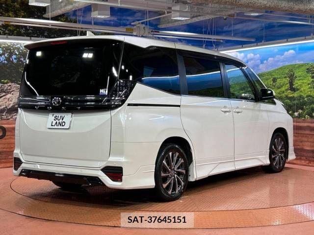 Toyota VOXY 2022-02 313559-17