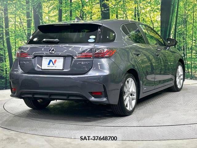 Lexus CT 2015-07 322698-17
