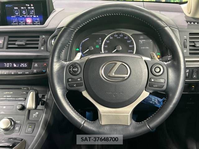 Lexus CT 2015-07 322698-11