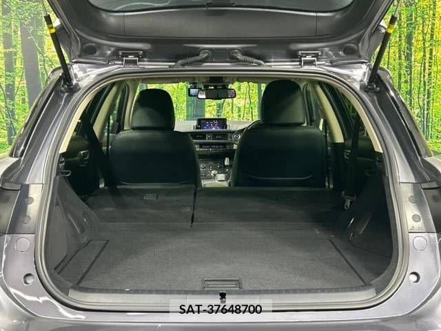 Lexus CT 2015-07 322698-10
