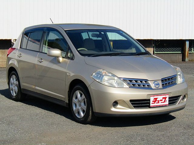 Nissan TIIDA 2010-10 180790-6