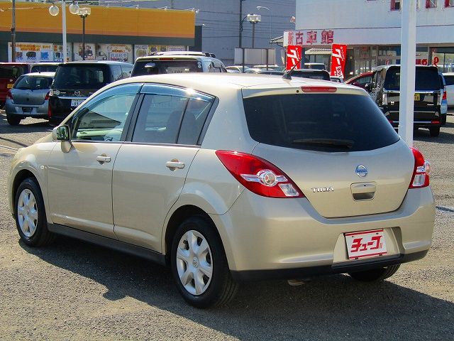 Nissan TIIDA 2010-10 180790-8