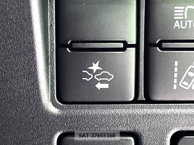 Toyota ESQUIRE 2019-03 214366-4