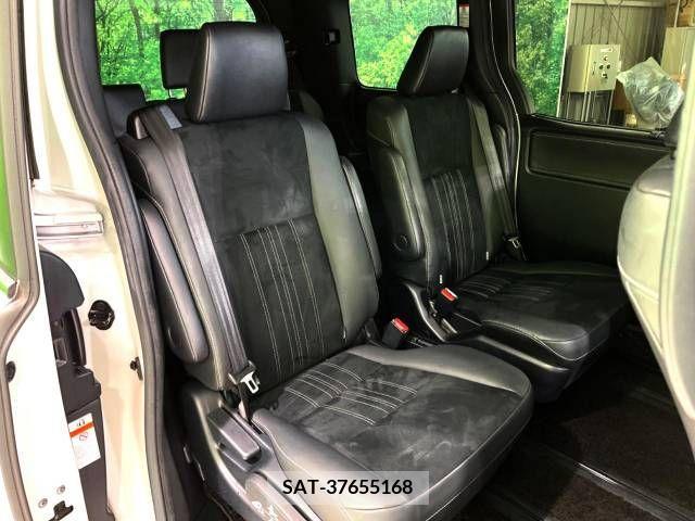 Toyota ESQUIRE 2019-03 214366-9