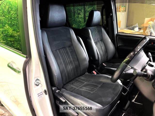 Toyota ESQUIRE 2019-03 214366-8
