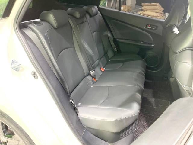 Toyota PRIUS 2019-02 190397-10