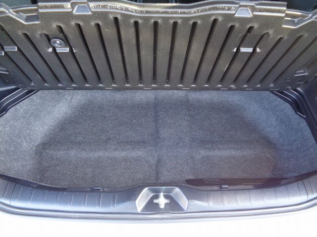 Toyota VOXY 2016-03 196131-25