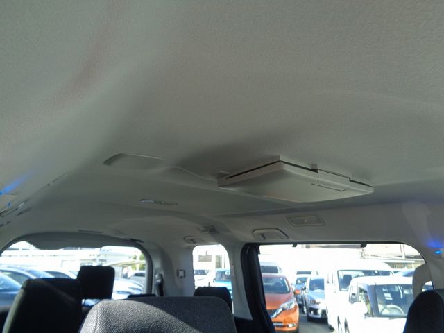 Toyota VOXY 2016-03 196131-19