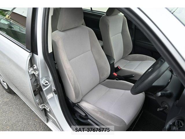 Toyota COROLLA AXIO 2015-04 265818-13