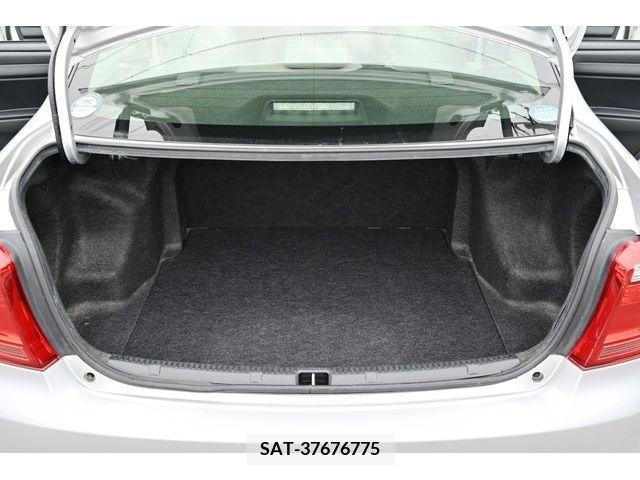 Toyota COROLLA AXIO 2015-04 265818-17