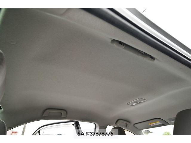 Toyota COROLLA AXIO 2015-04 265818-19