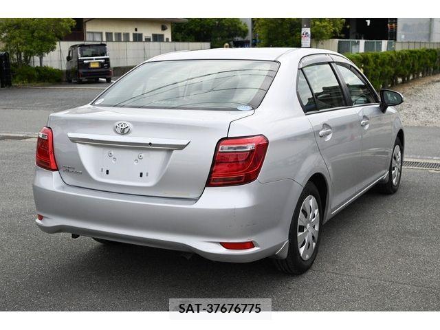 Toyota COROLLA AXIO 2015-04 265818-4