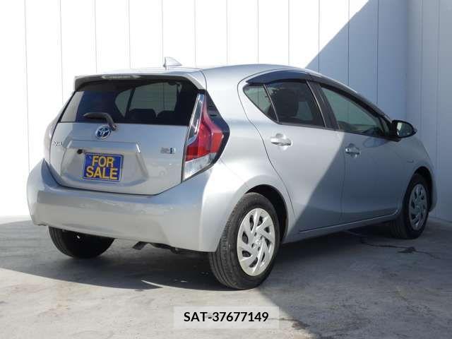 Toyota AQUA 2017-03 314284-5