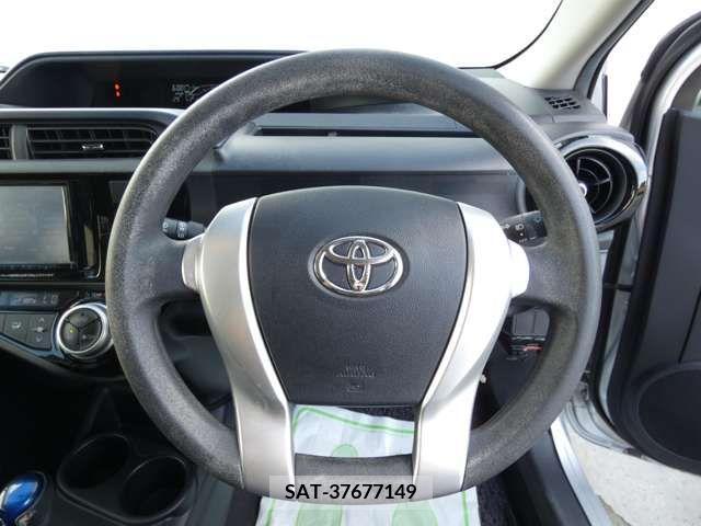 Toyota AQUA 2017-03 314284-10