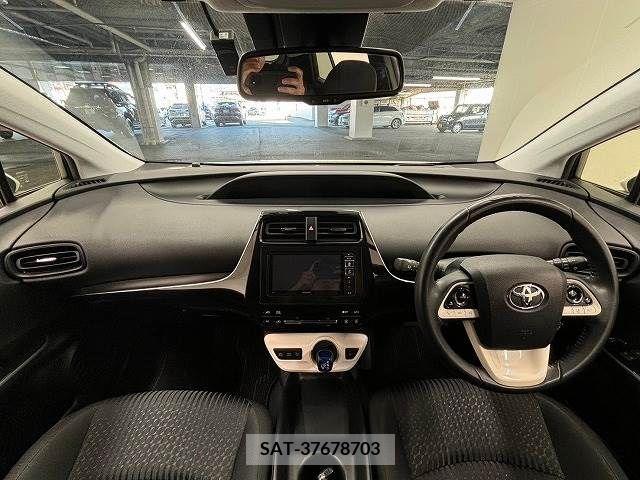 Toyota PRIUS 2016-12 366590-1