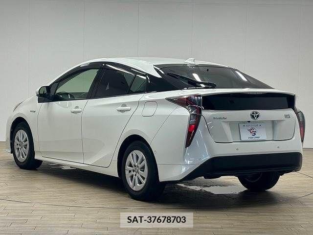 Toyota PRIUS 2016-12 366590-16