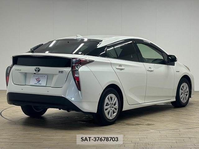 Toyota PRIUS 2016-12 366590-15