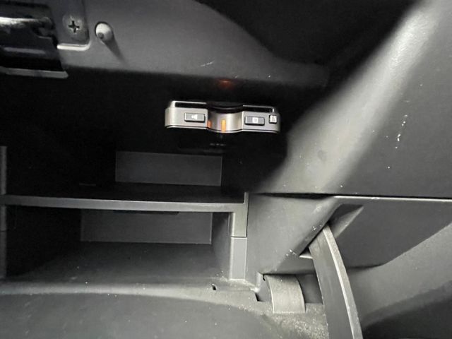 Nissan NOTE 2018-10 183327-27