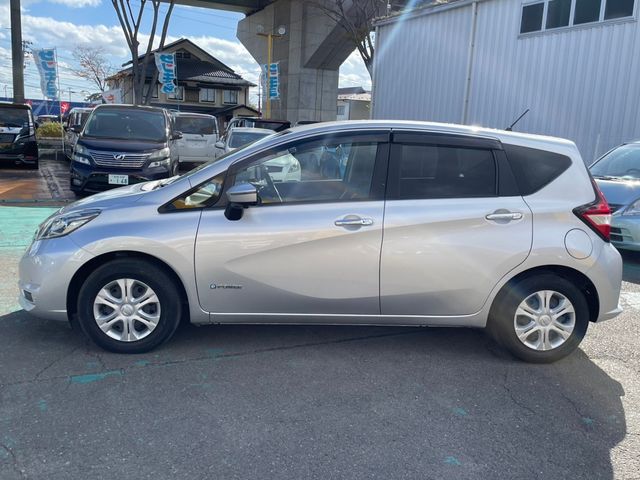 Nissan NOTE 2018-10 183327-5