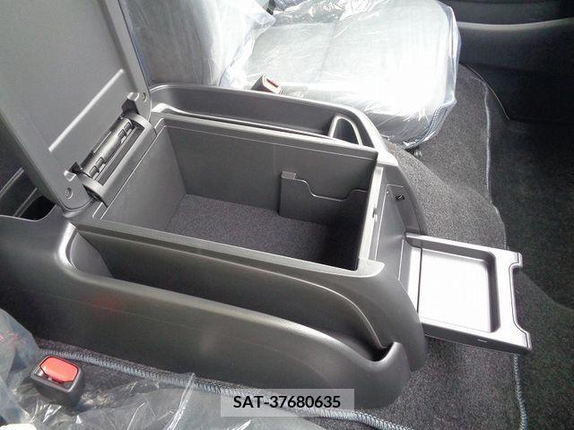 Toyota HIACE WAGON 2024-07 376782-17