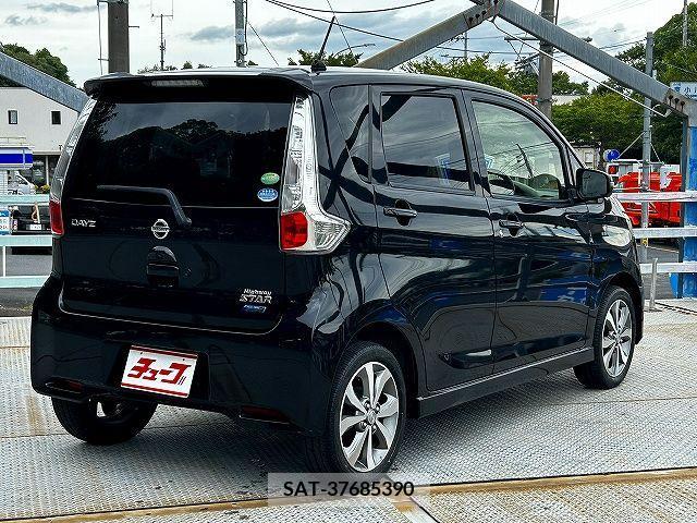 Nissan DAYZ 2014-01 390302-2