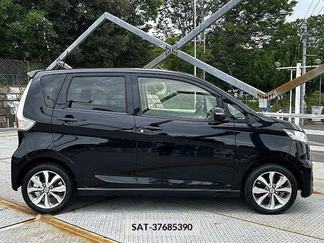 Nissan DAYZ 2014-01 390302-17
