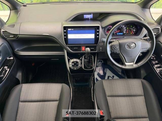 Toyota VOXY 2019-06 289277-1