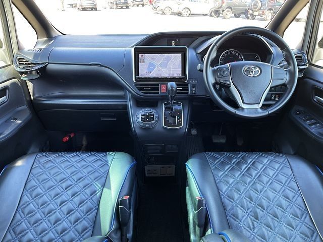 Toyota VOXY 2014-07 183487-1