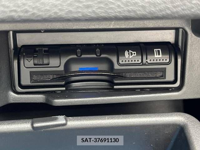 Nissan SERENA 2018-09 348690-8