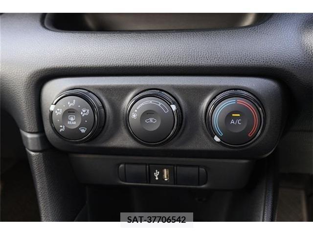 Toyota YARIS 2021-05 325893-13